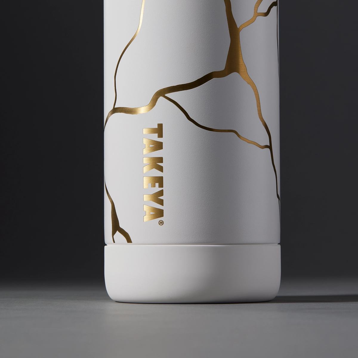 kintsugi-water-bottle-with-straw-lid-i8 51389-TK_HO25_Kintsugi_Takeya9236_Crop.png